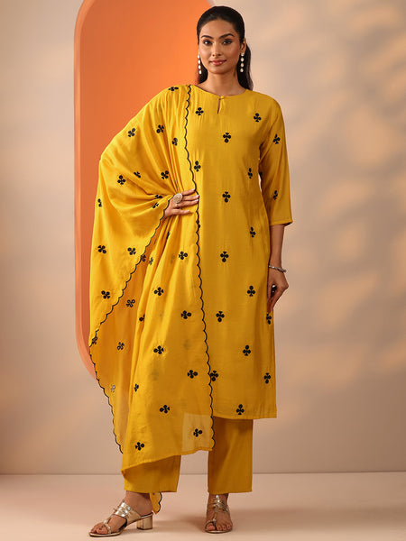 Women Floral Embroidered Regular Kurta with Trousers & With Dupatta