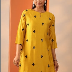 Women Floral Embroidered Regular Kurta with Trousers & With Dupatta