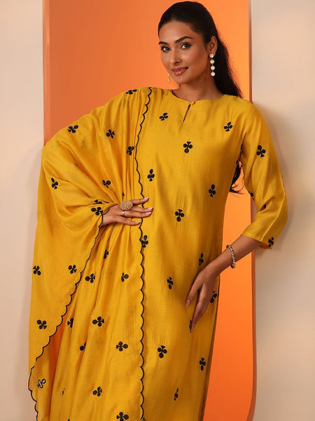 Women Floral Embroidered Regular Kurta with Trousers & With Dupatta