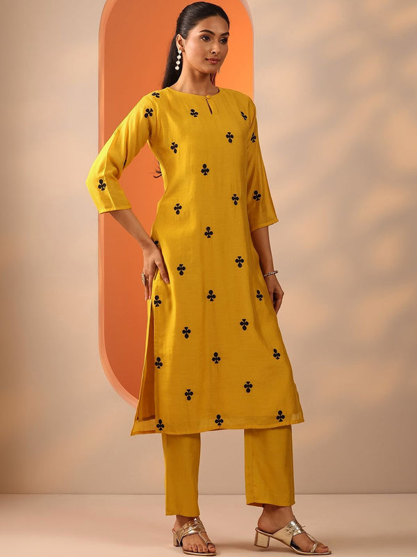 Women Floral Embroidered Regular Kurta with Trousers & With Dupatta