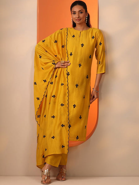 Women Floral Embroidered Regular Kurta with Trousers & With Dupatta
