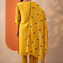 Women Floral Embroidered Regular Kurta with Trousers & With Dupatta