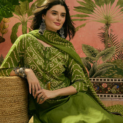Women's Green Bandhej Printed Cotton Straight Kurta Pant Dupatta Set