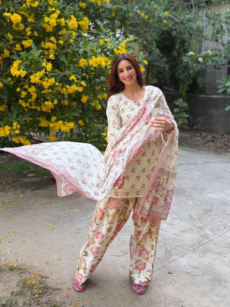 PASTEL BLOOM TASSEL FARSHI SUIT