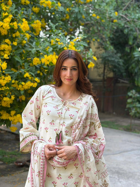 PASTEL BLOOM TASSEL FARSHI SUIT