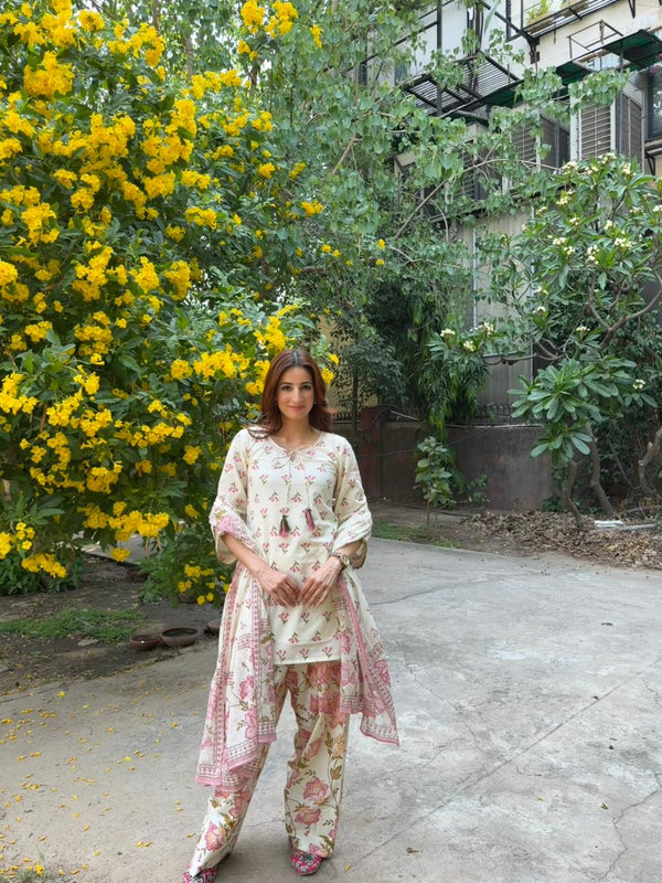 PASTEL BLOOM TASSEL FARSHI SUIT