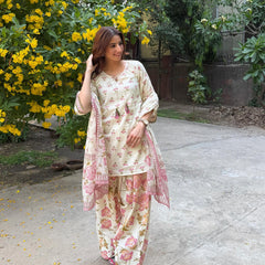 PASTEL BLOOM TASSEL FARSHI SUIT