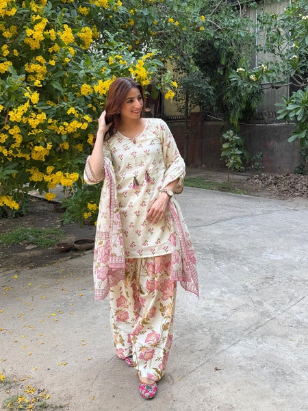 PASTEL BLOOM TASSEL FARSHI SUIT