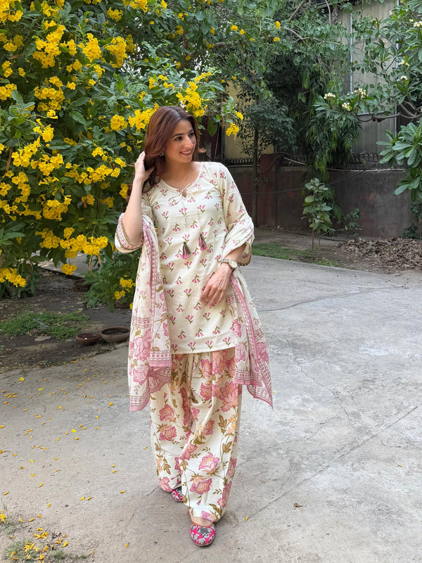 PASTEL BLOOM TASSEL FARSHI SUIT