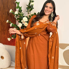 Floral Cutwork Embroidered Kurta Pants with Dupatta