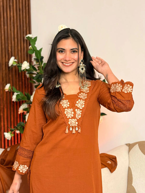 Floral Cutwork Embroidered Kurta Pants with Dupatta