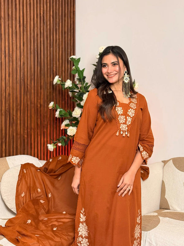 Floral Cutwork Embroidered Kurta Pants with Dupatta